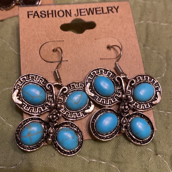 Butterfly earrings your choice of color. - Picture 3 of 4